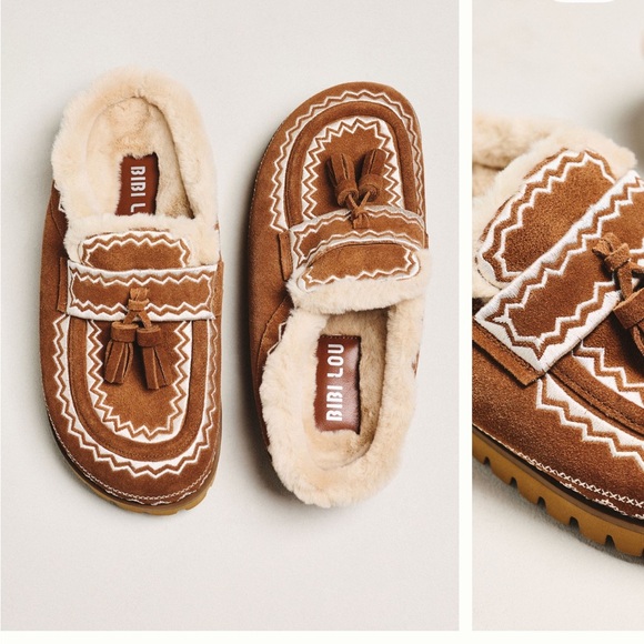 Bibi Lou Moc Contrast Tassel Flats - Picture 8 of 9